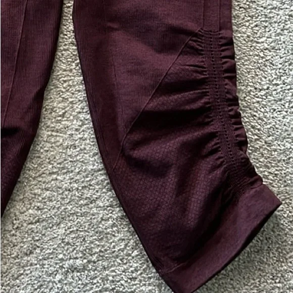 Lululemon Awakening Crop - Picture 4 of 7